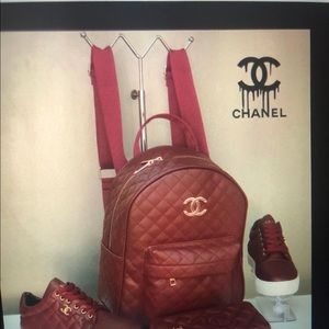 Meet your Posher, Esterina